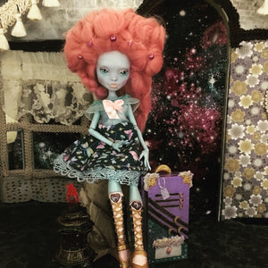 Custom, Art Dolls & Dolly Dioramas