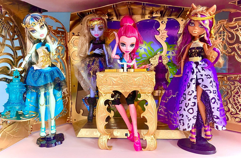 Preloved Fashion Dolls