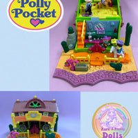 Polly Pocket Lightup horse house & Happy horses